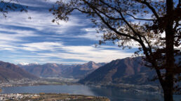 Mountainbiken im Tessin - Aussicht auf den Lago Maggiore