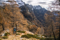 Mountainbiken im Tessin - herbstlich alpine Abfahrt